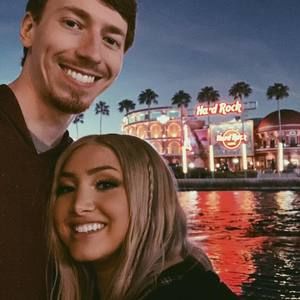 Meet your Posher, Leile